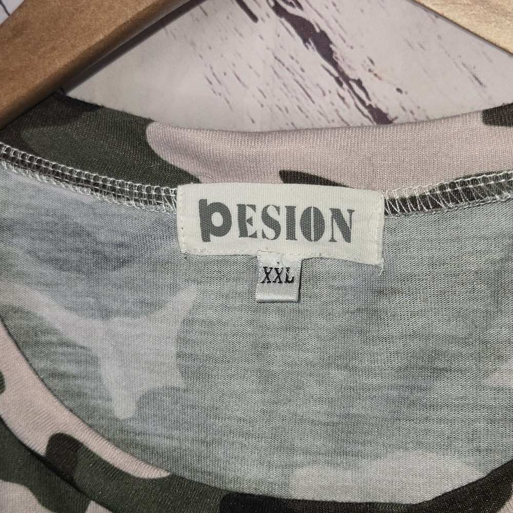 Pesion Sequins Kiss Camouflage Tank Top - Picture 3 of 4